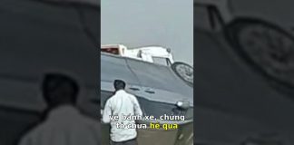 Lexus LM350h tỷ đô lật nhào khi chưa kịp giao khách: Thót tim!